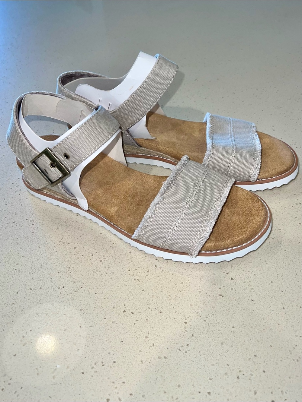 BOBS Sketchers Women's Size 9 Beige Canvas Strap Sandals NEW WITH TAGS - Picture 2 of 8